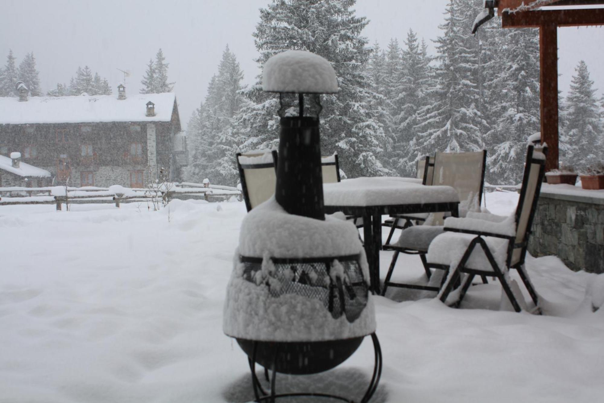 Le Rocher Hotel Champoluc Esterno foto