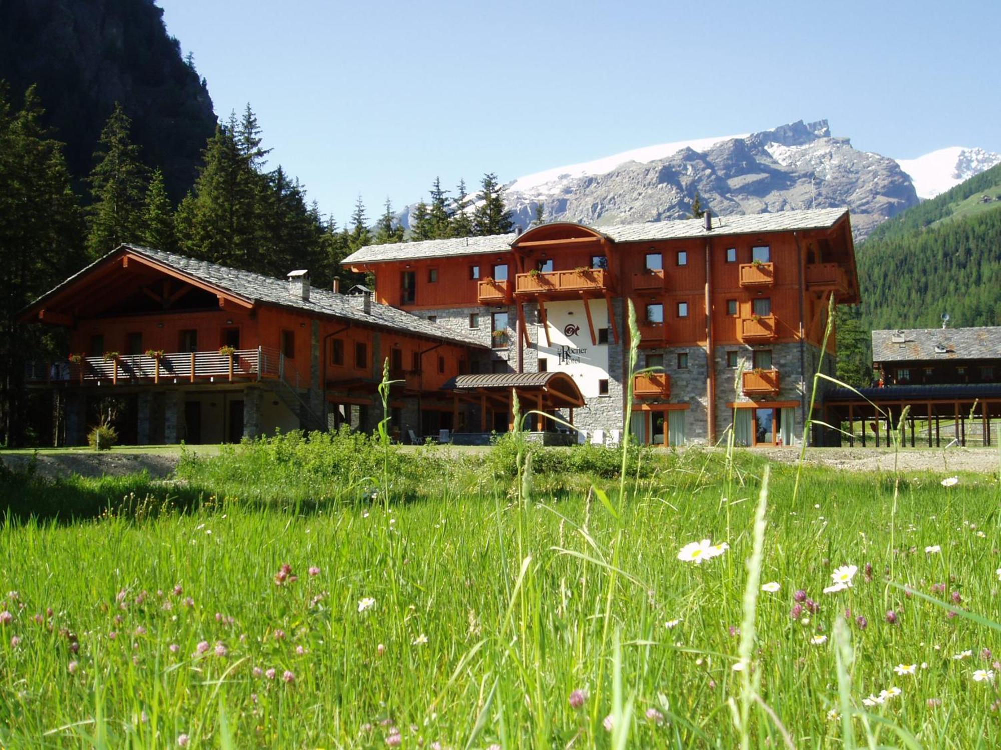 Le Rocher Hotel Champoluc Esterno foto