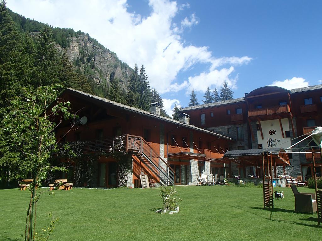Le Rocher Hotel Champoluc Esterno foto