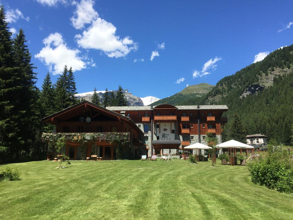 Le Rocher Hotel Champoluc Esterno foto