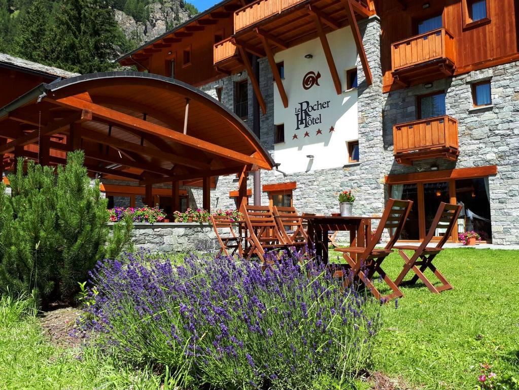 Le Rocher Hotel Champoluc Esterno foto