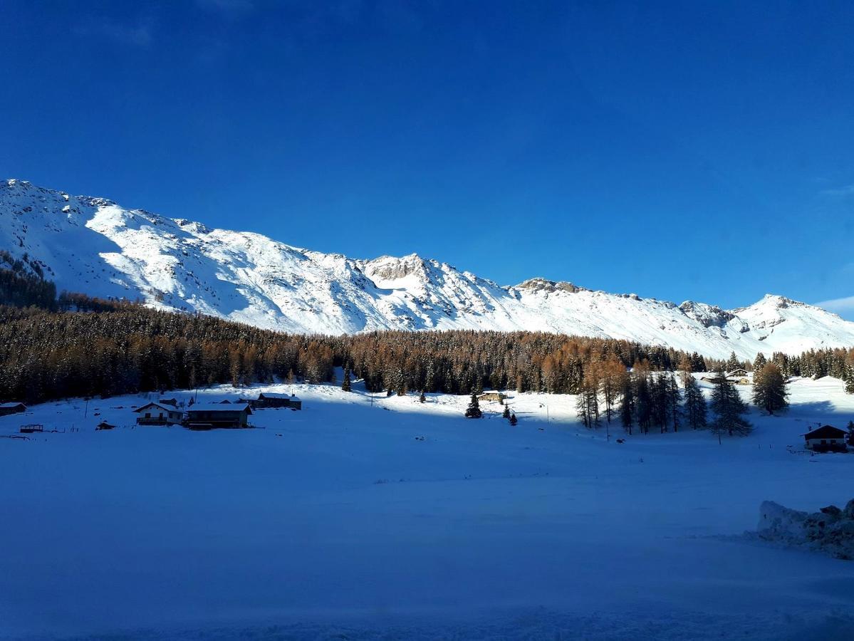Le Rocher Hotel Champoluc Esterno foto