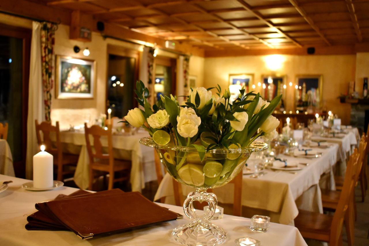 Le Rocher Hotel Champoluc Esterno foto