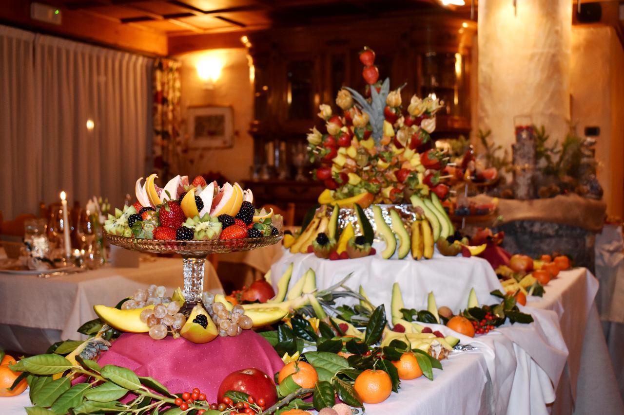 Le Rocher Hotel Champoluc Esterno foto